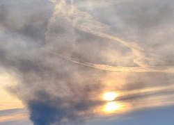 ВСУ атаковали нефтебазу в Луганске, ранен сотрудник