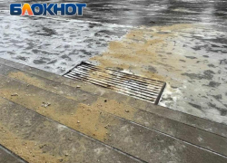 Основные автомагистрали ЛНР посыпают противогололедными смесями 