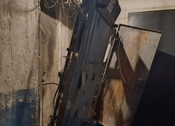 Луганчанина, устроившего погром в подъезде, привлекли к админответственности