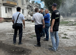 Разрушенная обстрелом многоэтажка в Первомайске ЛНР может рухнуть 