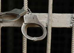 В ЛНР банда удерживала мужчину, чтобы отправить его на контракт