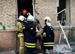 Количество пострадавших в результате обстрела Луганска выросло до 35 человек: 7 человек достали из-под завалов
