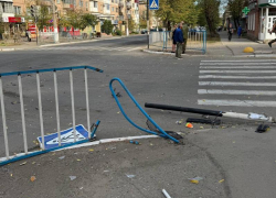 В Алчевске ЛНР автомобиль протащил пешехода несколько метров