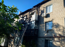 «Про окурок и курок»: в Кировске ЛНР сгорели два балкона
