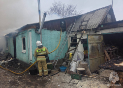 Неисправный электрочайник стал причиной пожара в частном доме в ЛНР