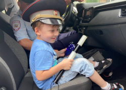 Маленькие луганчане пообщались с сотрудниками ГИБДД ЛНР 