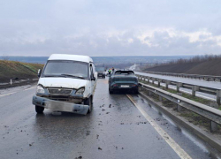 При аварии в Краснодонском районе ЛНР пострадали четыре человека