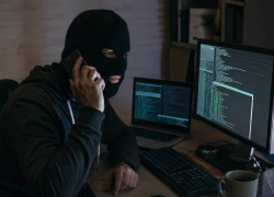 Мошенники развели жительницу Кировска на 2,6 млн рублей под видом получения награды