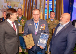 Защищавший Родину на СВО учитель физкультуры из ЛНР стал лауреатом премии «Признание-2023»