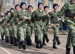 Юные кадеты Луганска посоревновались между собой на смотре строя и песни