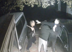 Неизвестные избили жителя Краснодона в его же гараже