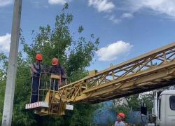 Жители Метёлкино и Синецкого остались без электричества из-за обстрелов: энергетики продолжают ремонт 