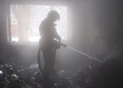 Огнеборцы спасли мужчину из горящей квартиры в Рубежном ЛНР 