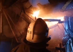 В сильном пожаре в жилом доме в ЛНР пострадали двое жителей Антрацита