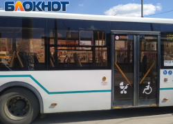 Современные белые автобусы в Луганске постепенно получат кондиционеры 