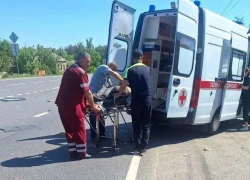 Полицейские из Алчевска и Перевальска спасли пенсионера в ДТП по дороге на учебу