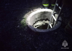 В ЛНР спасатели вытащили двух подростков из колодца