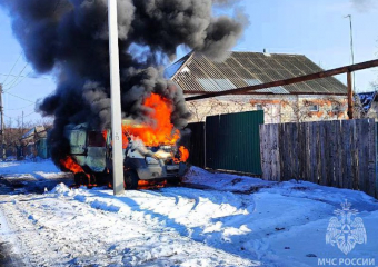 Украинский дрон ударил по автомобилю Луганской телефонной компании в Кременной