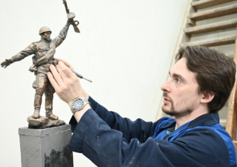 Прадед - участник ВОВ, правнук - участник СВО: в Луганске в День шахтера откроют памятник защитникам Донбасса