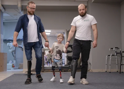 «Ключ в новую жизнь»: как протезисты спасали пациентов в ЛНР после тяжелых ранений