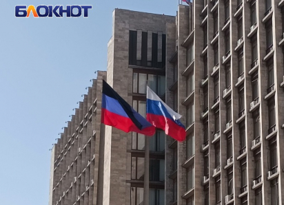 Глава ЛНР поздравил соседнюю республику с праздником