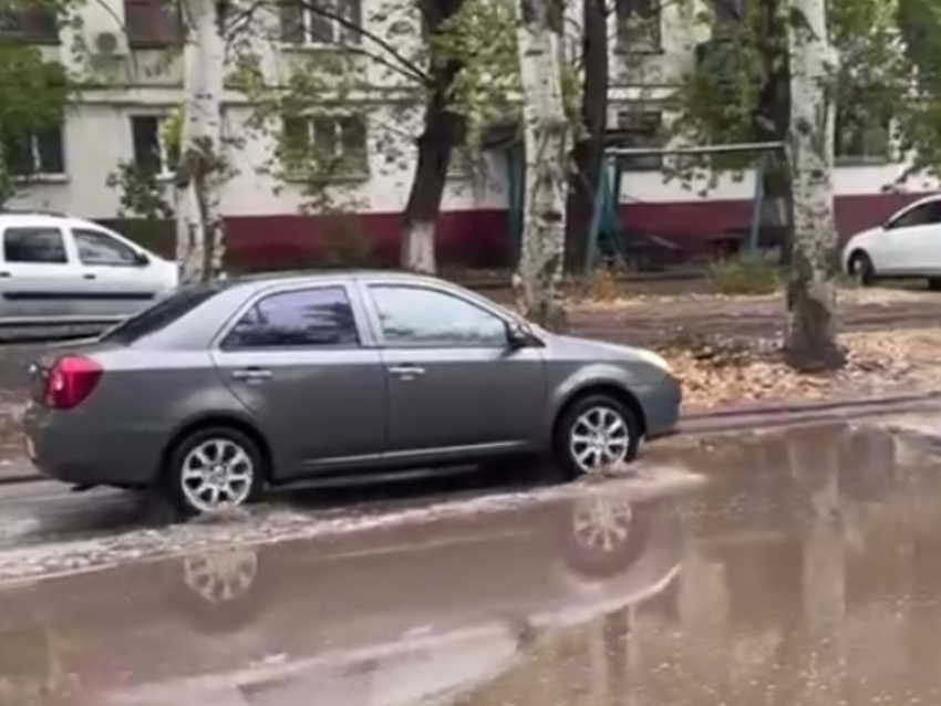 Видео затопленных улиц Луганска завирусилось в сети