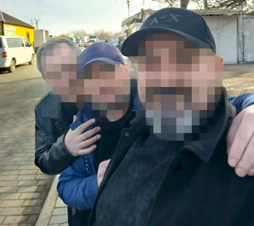 Миграционный конвейер: как в ЛНР незаконно легализовали мигрантов