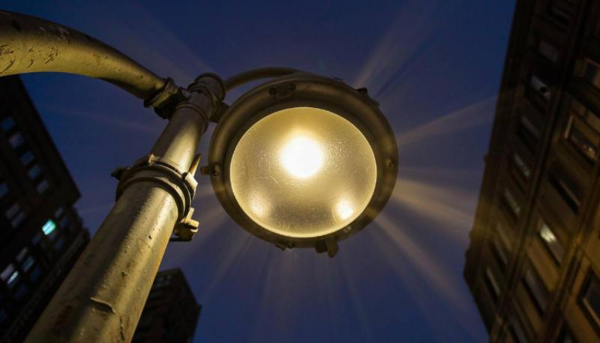 Уличное освещение в Луганске не будет работать четыре часа