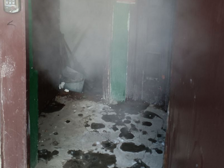 Власти неделю игнорировали жалобы утопающих в фекалиях луганчан, так и не откачав кал до конца