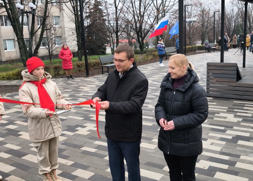 Сердце Брянки ЛНР преобразилось: новая территория у мемориала «Землякам нашим…»