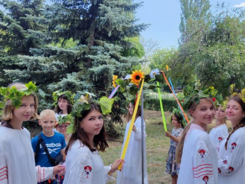 «Купальские гулянья» провели для детей в Родаково ЛНР