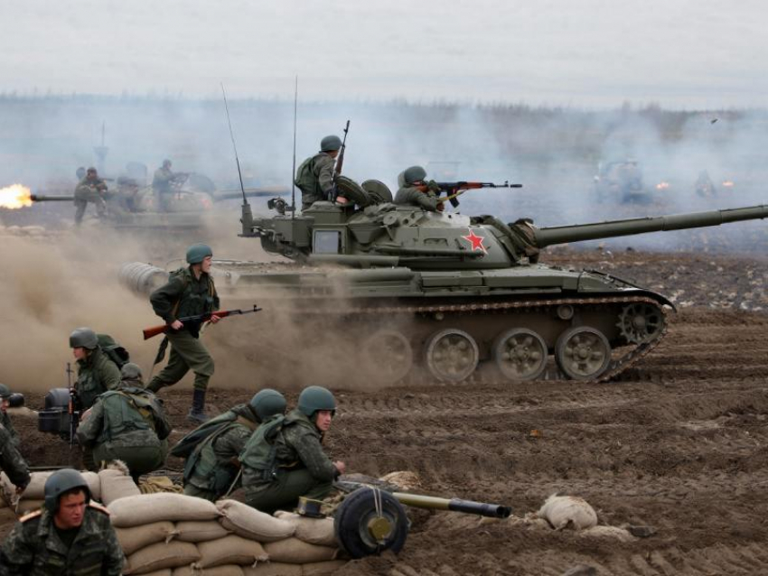 Новости СВО: удар по центру Ростова, окружение Кременского леса и штурм Волчанска