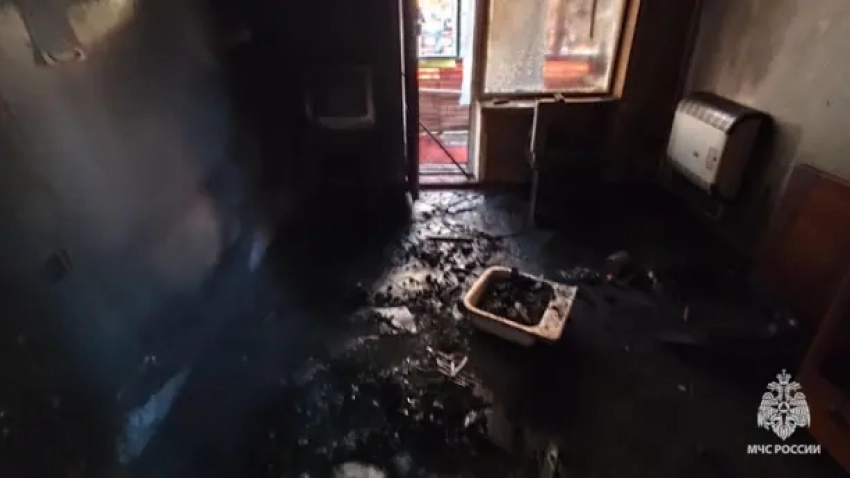 Два человека сгорели заживо в ЛНР, страшные кадры опубликовало МЧС