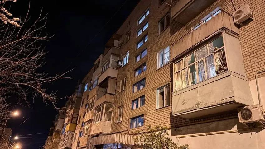 Ночная атака ВСУ на Луганск: трое раненых, повреждены жилые дома