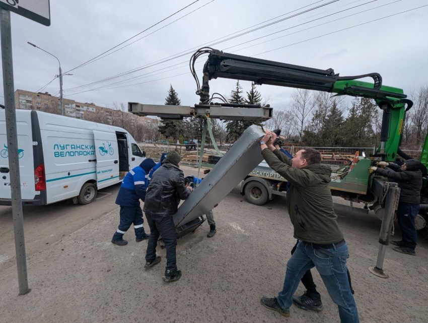 В Луганске открылись три новые станции городского велопроката