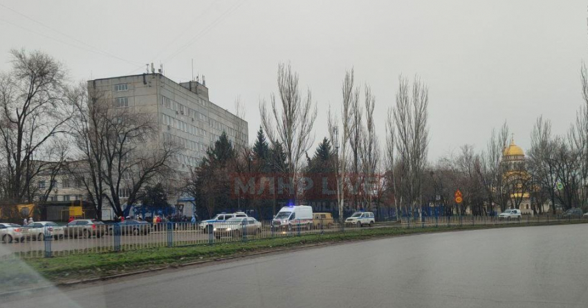 Неизвестные сообщили о заминировании 10-й поликлиники в Луганске