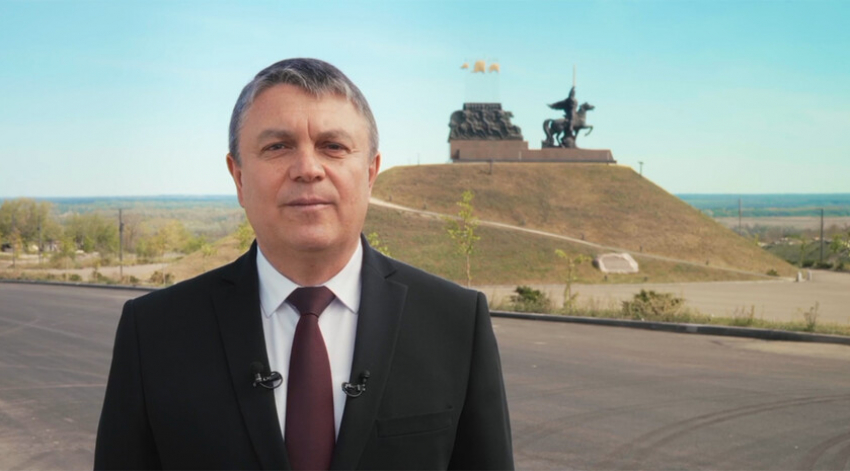 С праздником, земляки! Глава Луганщины поздравил регион с Днем Республики