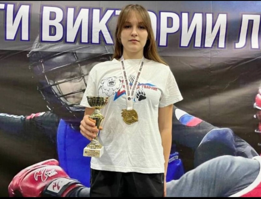 Школьница из Свердловска ЛНР стала чемпионкой по универсальному боксу