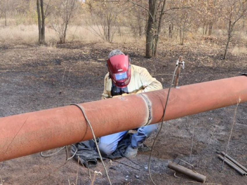 Экстренный ремонт газоснабжения и выдача стройматериалов жителям: Белореченское ЛНР восстанавливают после ракетного удара ВСУ 