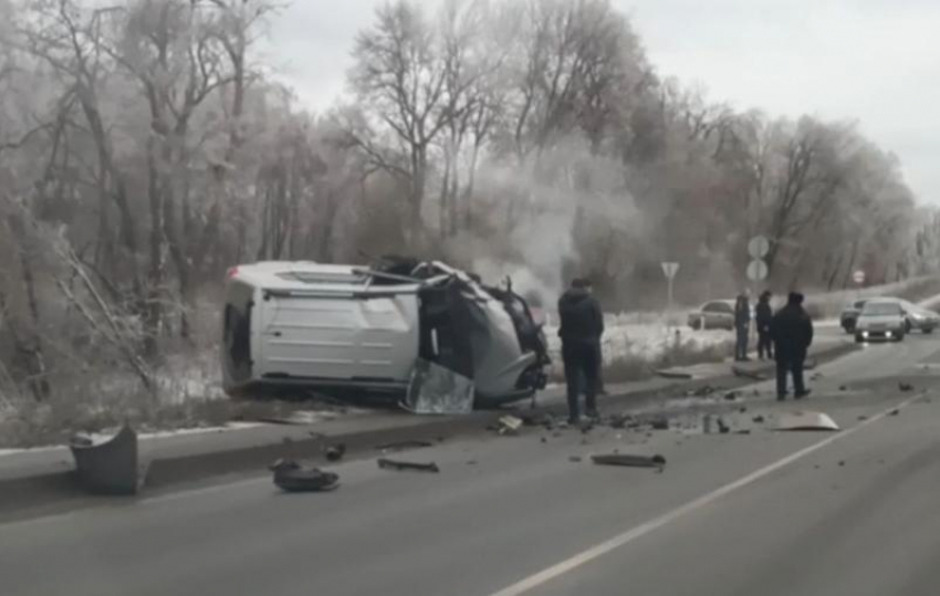 Два человека пострадали и один погиб в ДТП в ЛНР