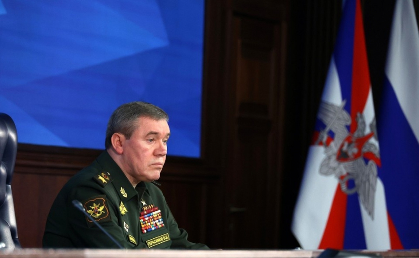 Новости СВО: Герасимов объявил об окончательном освобождении ЛНР, до Славянска и Краматорска остался один рывок