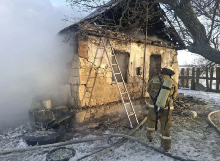В сгоревшем доме в ЛНР нашли труп 70-летнего пенсионера