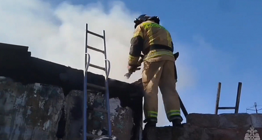 В Антраците ЛНР сгорел вагончик в промзоне