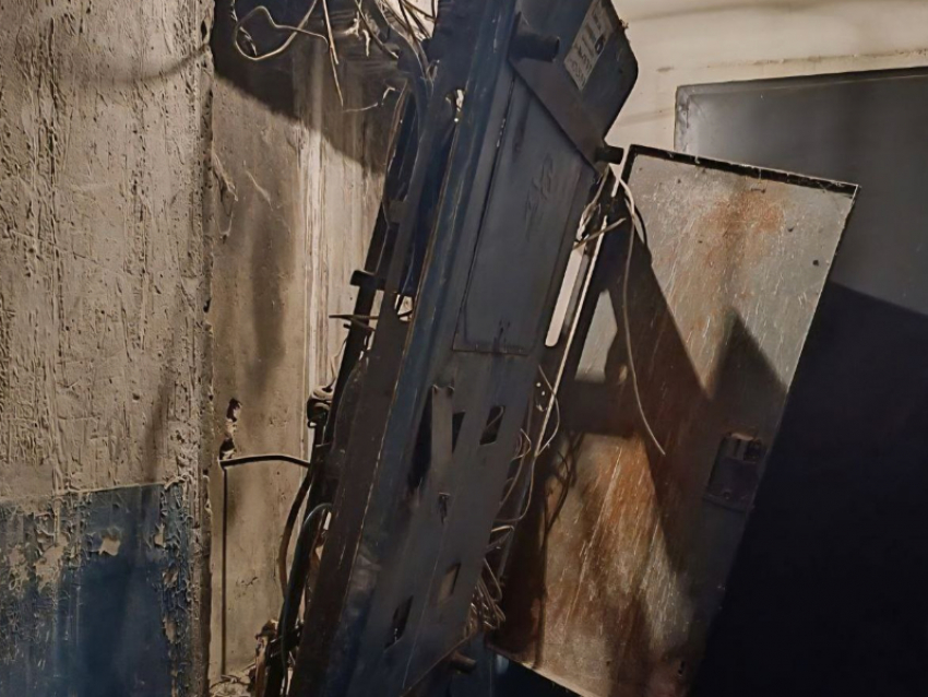 Луганчанина, устроившего погром в подъезде, привлекли к админответственности