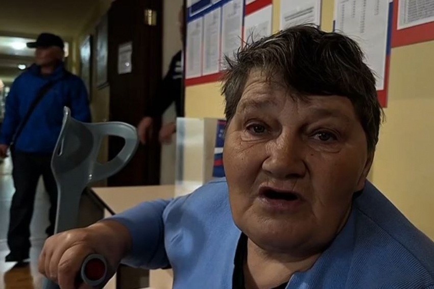 "Сгорело все": жителей разрушенного Торского перевезли в луганский ПВР 