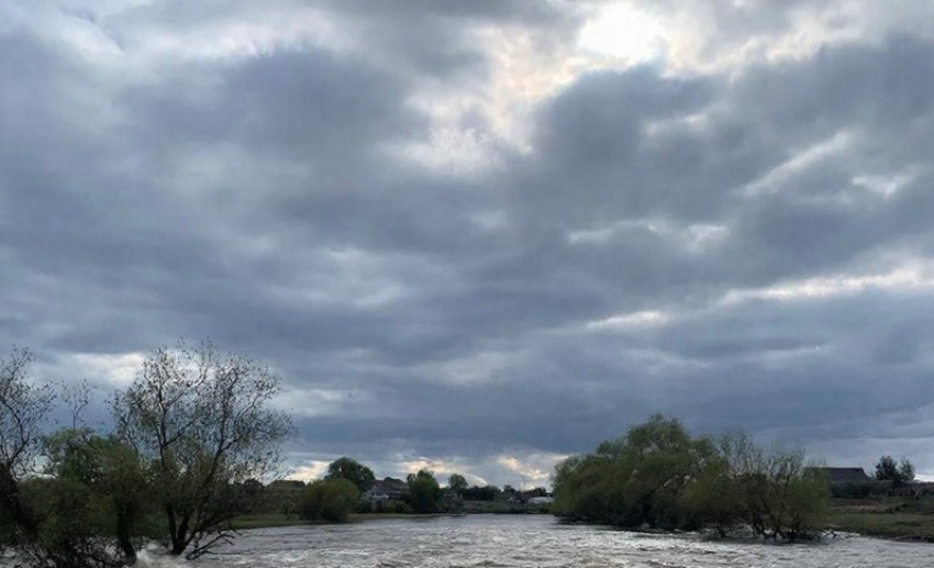 Большая вода пришла: подтоплены десятки участков и пять мостов в ЛНР
