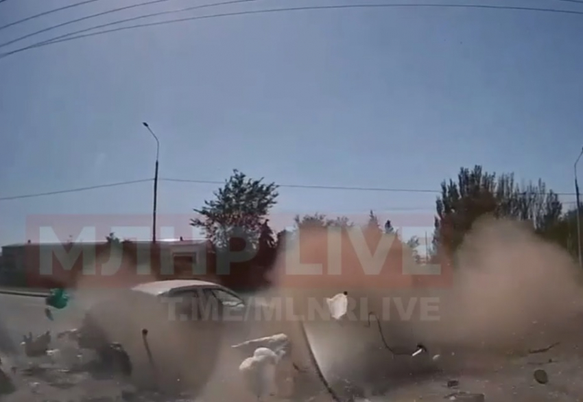 Тяжелое столкновение в Луганске попало на видео