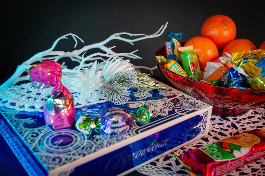 Золотые праздники: сколько заплатят тем, кто выйдет на работу в ЛНР с 1 по 8 января?