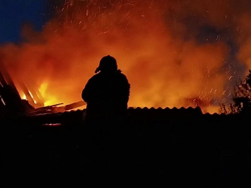 Мужчина задохнулся дымом в горящей квартире в Краснодоне ЛНР
