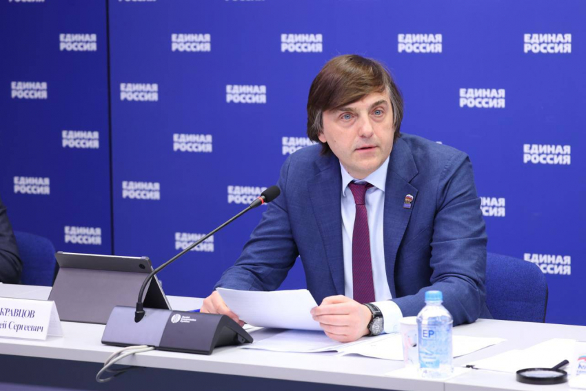 ЕР и Минпросвещения РФ контролируют капремонт и строительство объектов образования в регионах